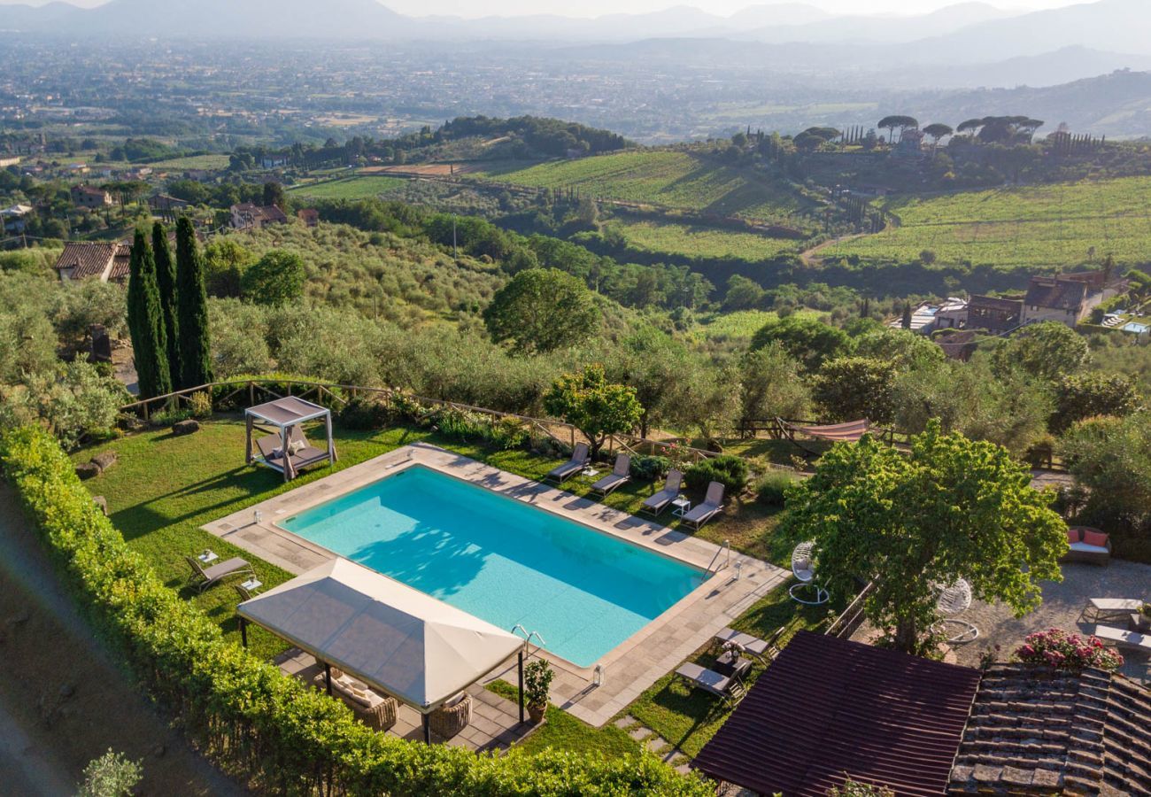 Villa à Lucques - Tuscan Fizz, a traditional Stone Farmhouse with Private Pool and Amazing View among the Vineyards in Lucca