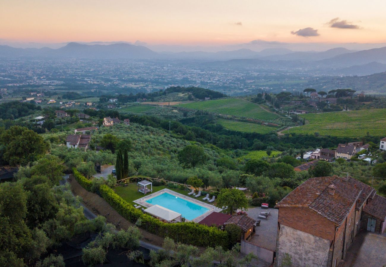 Villa à Lucques - Tuscan Fizz, a traditional Stone Farmhouse with Private Pool and Amazing View among the Vineyards in Lucca