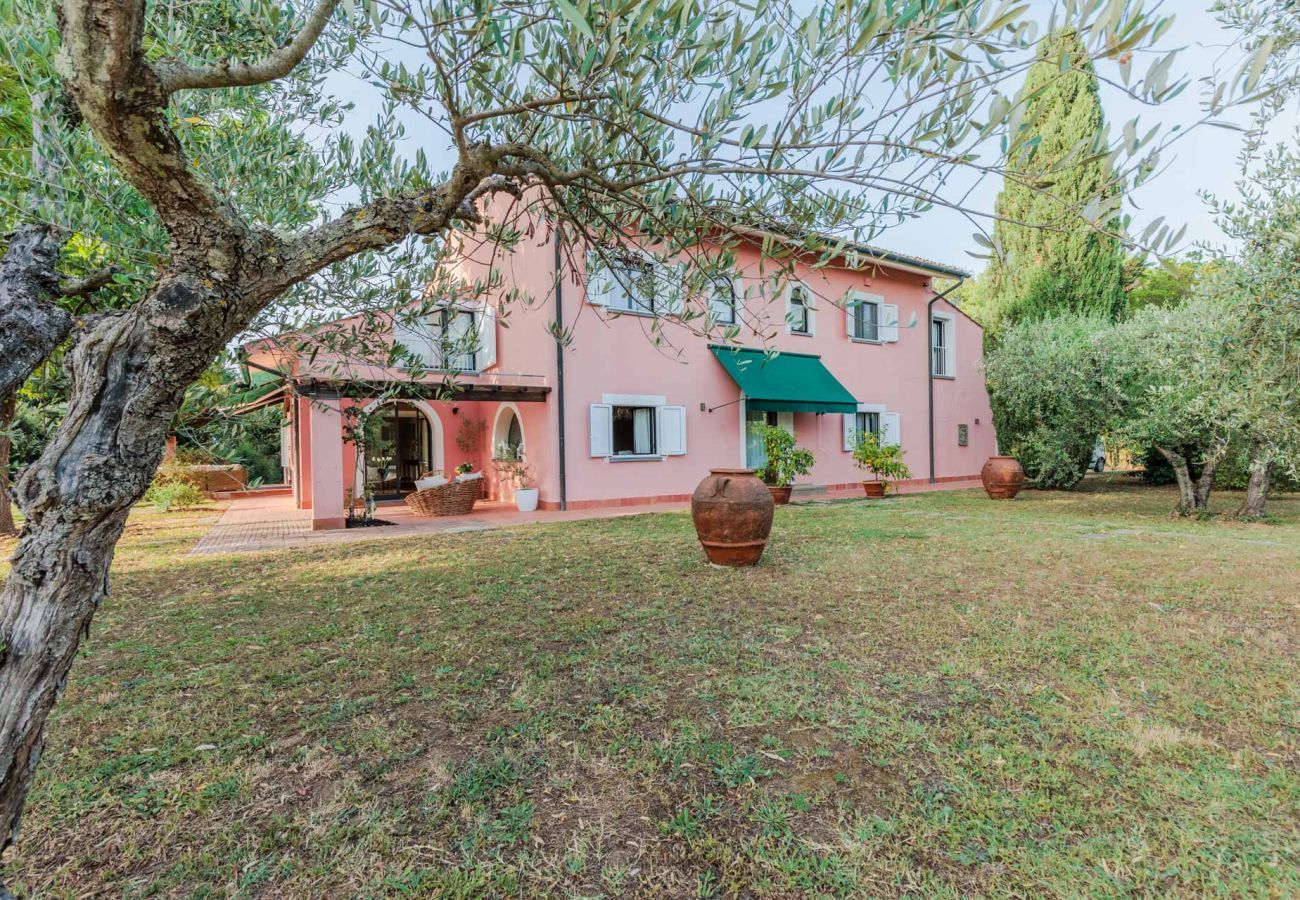 Villa à Bientina - Spacious 6 bedrooms Villa with Private Pool on the Tuscan Hills of Santa Colomba by Pontedera and Bientina