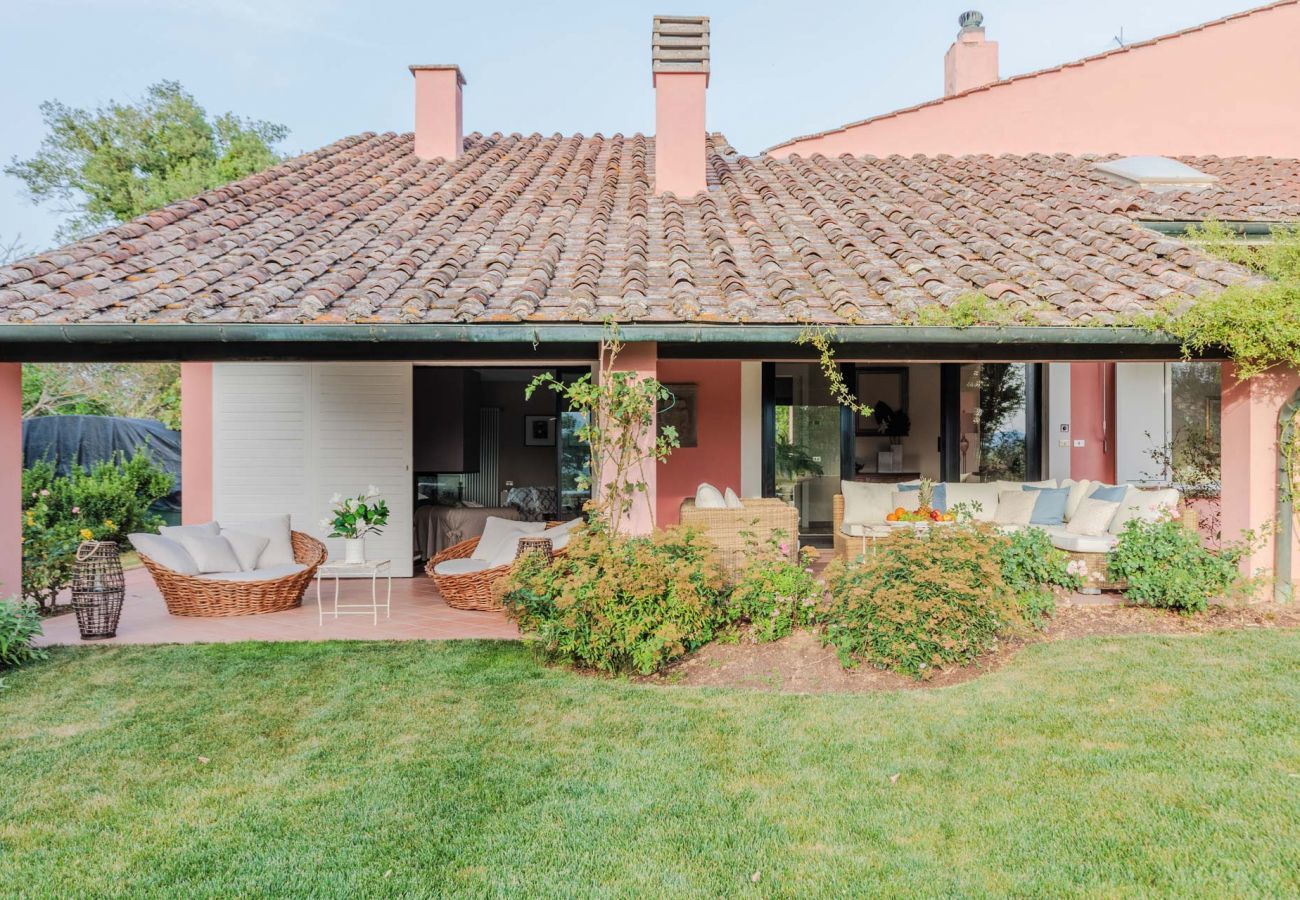 Villa à Bientina - Spacious 6 bedrooms Villa with Private Pool on the Tuscan Hills of Santa Colomba by Pontedera and Bientina