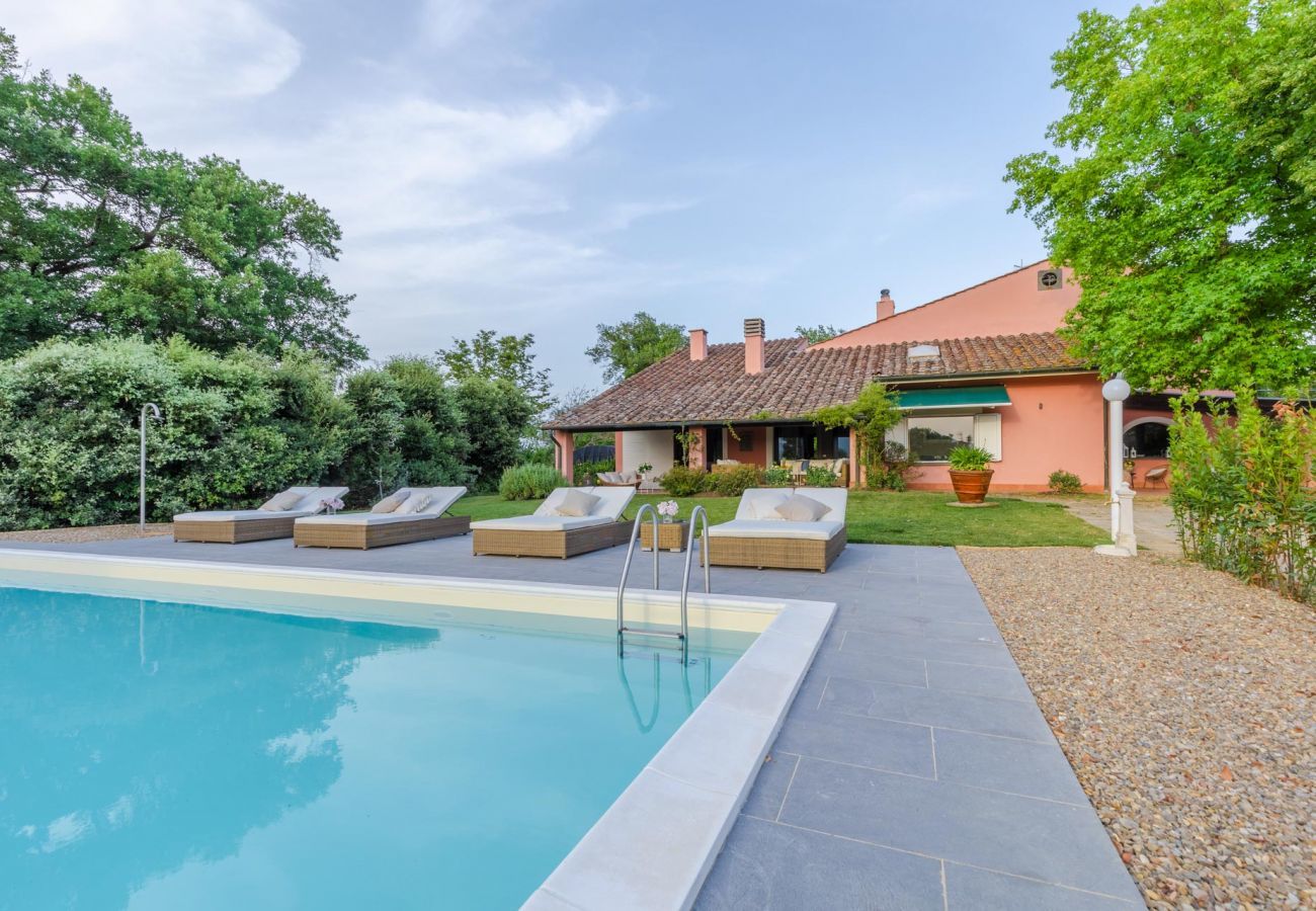 Villa à Bientina - Spacious 6 bedrooms Villa with Private Pool on the Tuscan Hills of Santa Colomba by Pontedera and Bientina