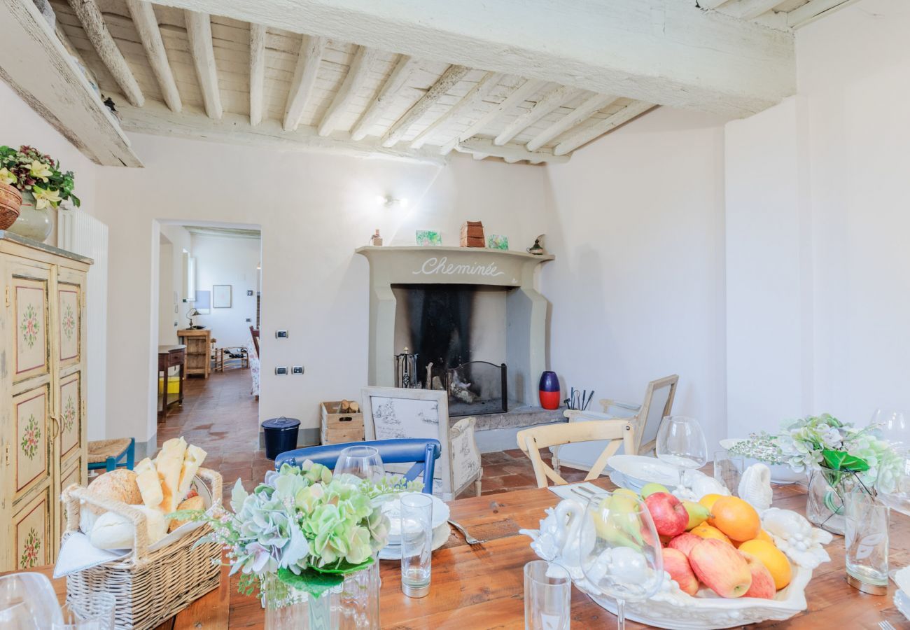 Villa à Badia Cantignano - Simple Genuine 4 bedrooms Farmhouse with Private Garden