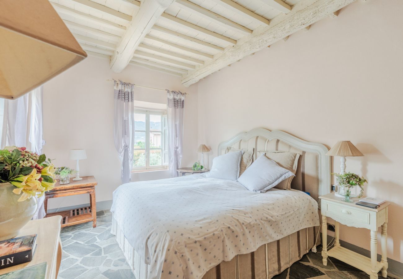 Villa à Badia Cantignano - Simple Genuine 4 bedrooms Farmhouse with Private Garden