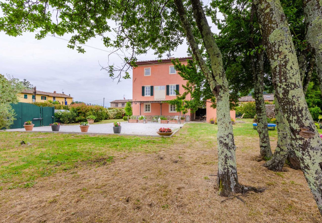 Villa à Badia Cantignano - Simple Genuine 4 bedrooms Farmhouse with Private Garden