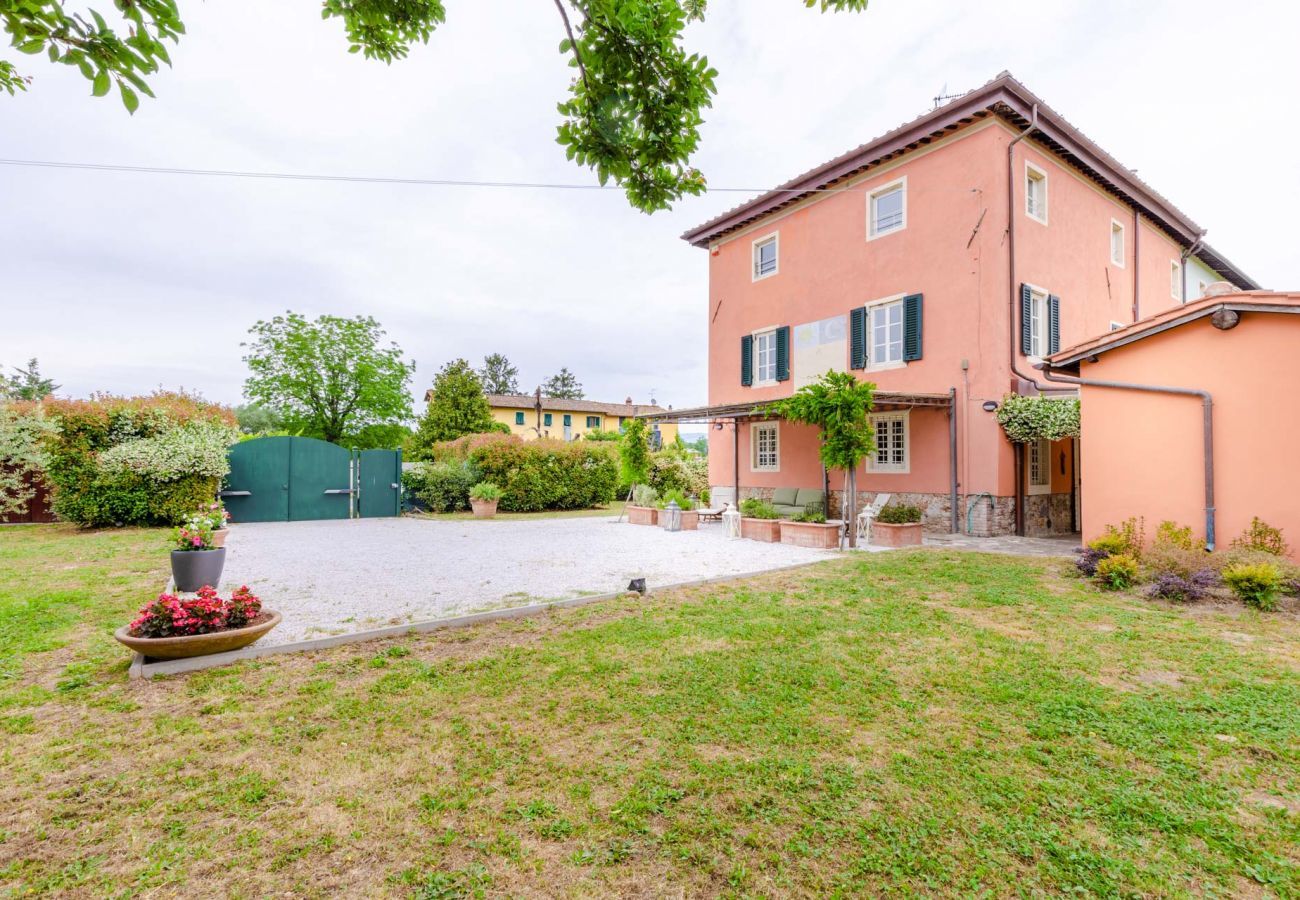 Villa à Badia Cantignano - Simple Genuine 4 bedrooms Farmhouse with Private Garden