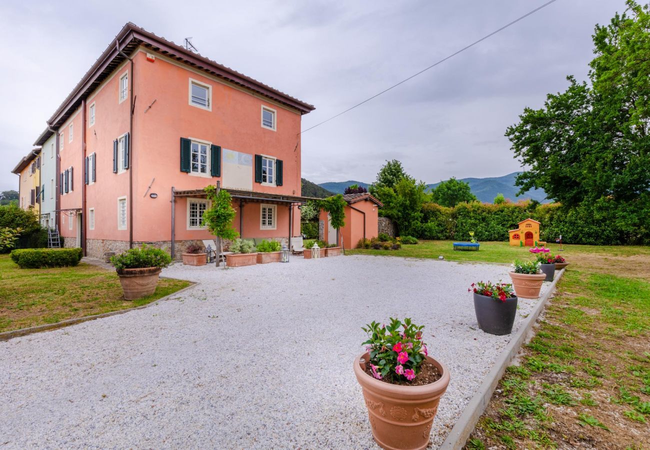 Villa à Badia Cantignano - Simple Genuine 4 bedrooms Farmhouse with Private Garden