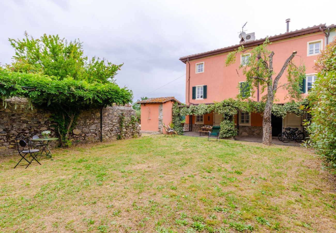 Villa à Badia Cantignano - Simple Genuine 4 bedrooms Farmhouse with Private Garden