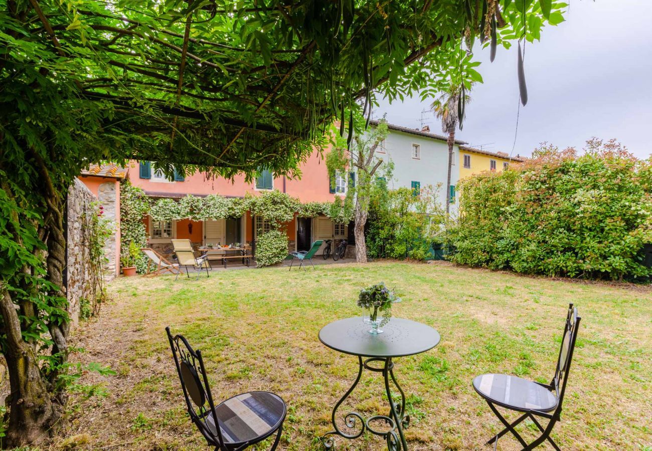 Villa à Badia Cantignano - Simple Genuine 4 bedrooms Farmhouse with Private Garden