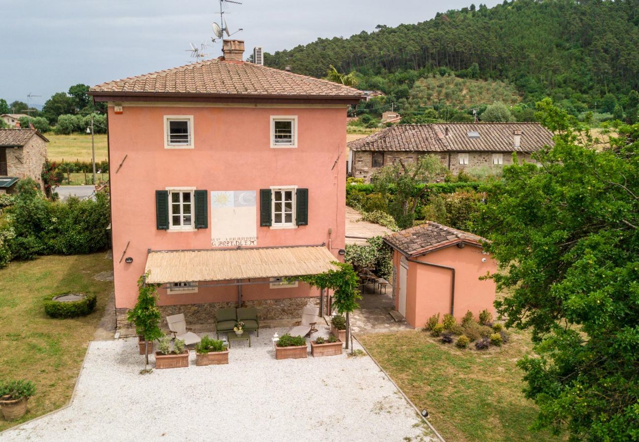 Villa à Badia Cantignano - Simple Genuine 4 bedrooms Farmhouse with Private Garden