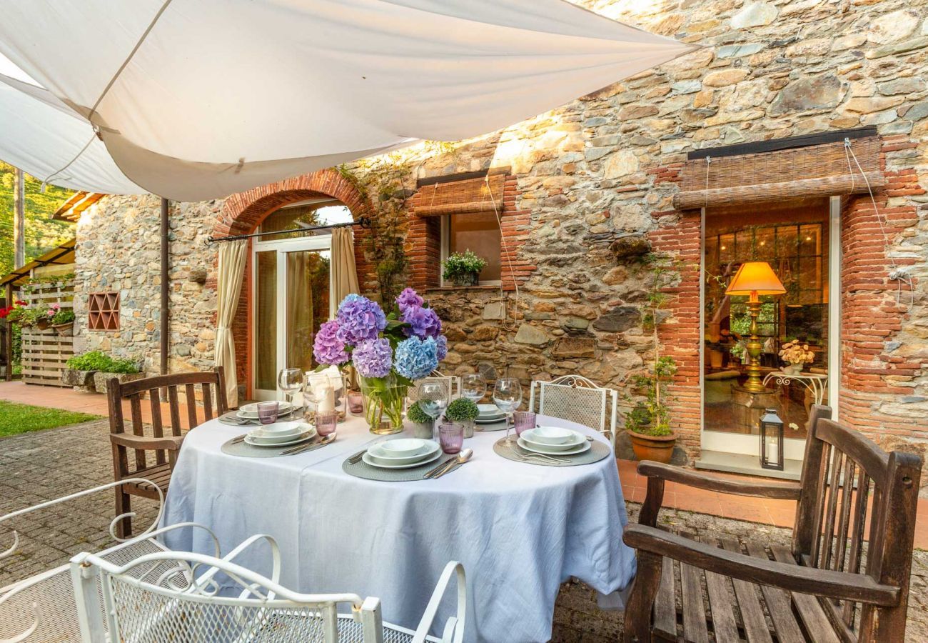 Villa à Capannori - Villa Ester, a Stylish Farmhouse with Pool on the Hills by Lucca