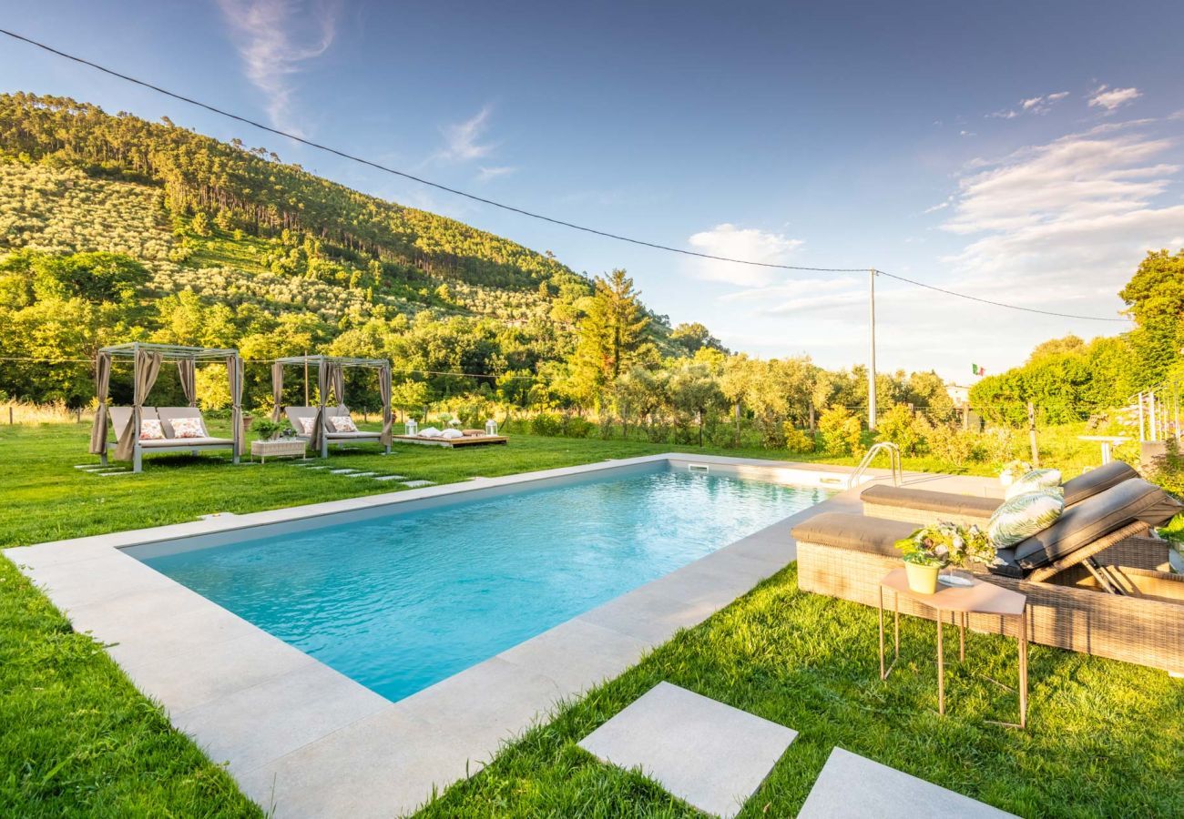 Villa à Capannori - Villa Ester, a Stylish Farmhouse with Pool on the Hills by Lucca