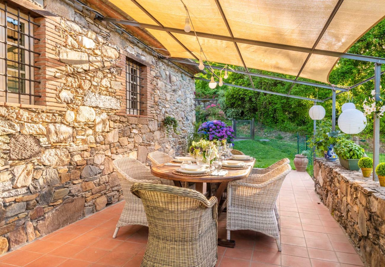 Villa à Capannori - Villa Ester, a Stylish Farmhouse with Pool on the Hills by Lucca