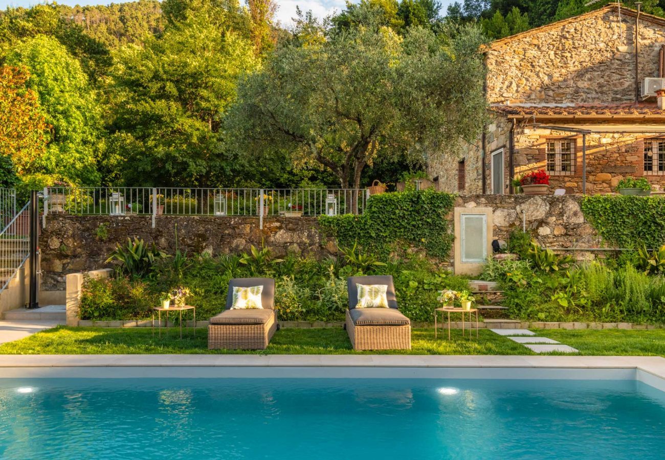 Villa à Capannori - Villa Ester, a Stylish Farmhouse with Pool on the Hills by Lucca