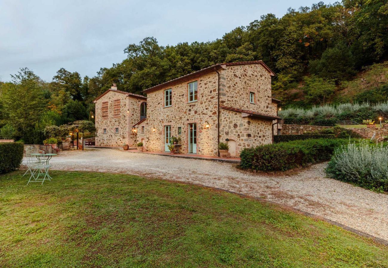 Villa à Lamporecchio - Villa Veranda with shared Pool in a Borgo