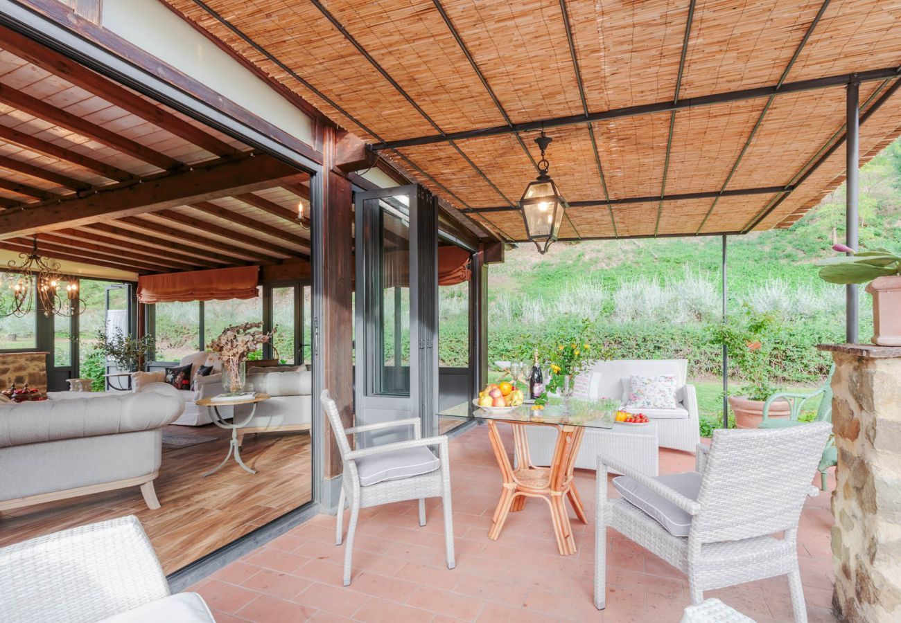 Villa à Lamporecchio - Villa Veranda with shared Pool in a Borgo