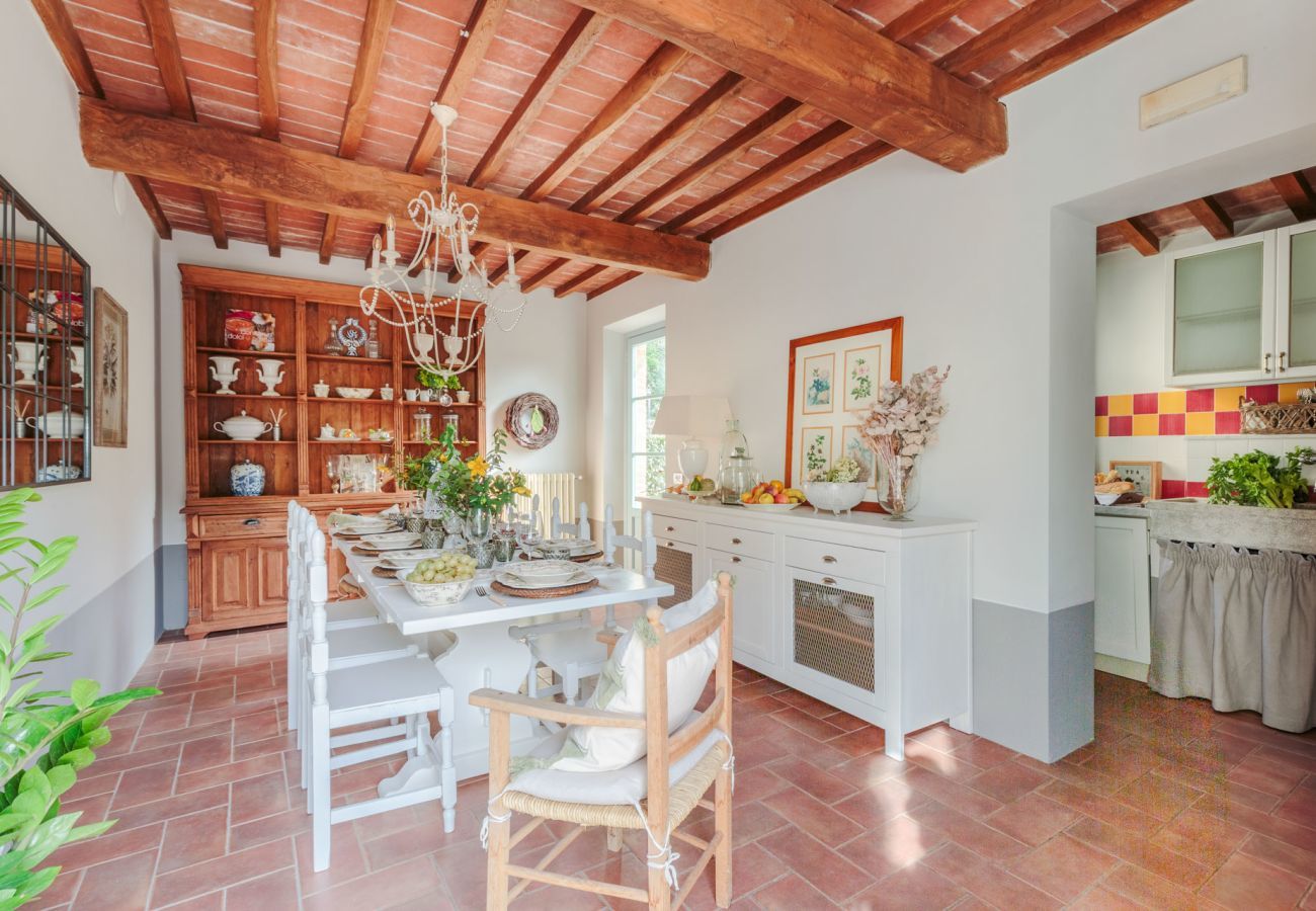 Villa à Lamporecchio - Villa Veranda with shared Pool in a Borgo