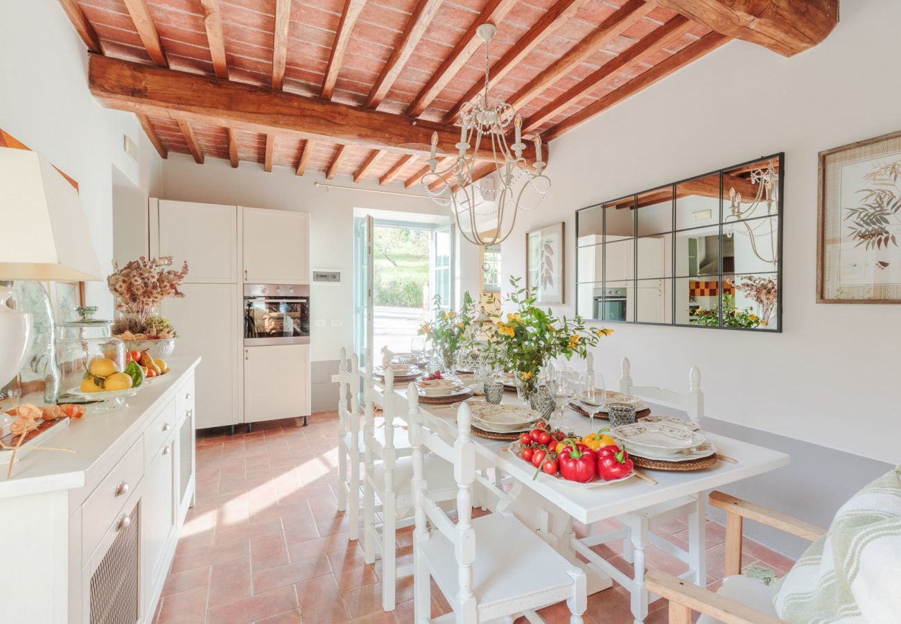 Villa à Lamporecchio - Villa Veranda with shared Pool in a Borgo