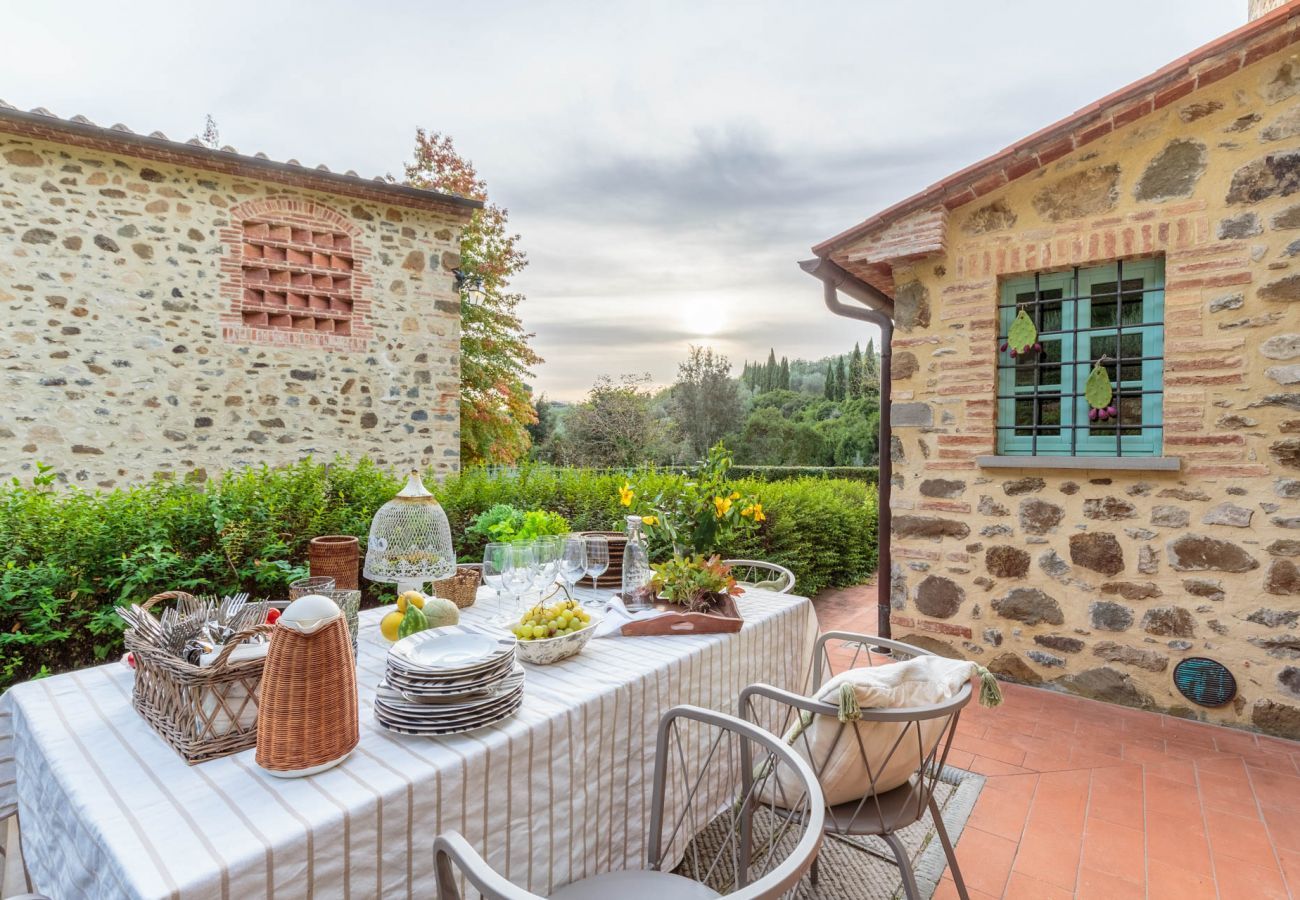 Villa à Lamporecchio - Villa Veranda with shared Pool in a Borgo