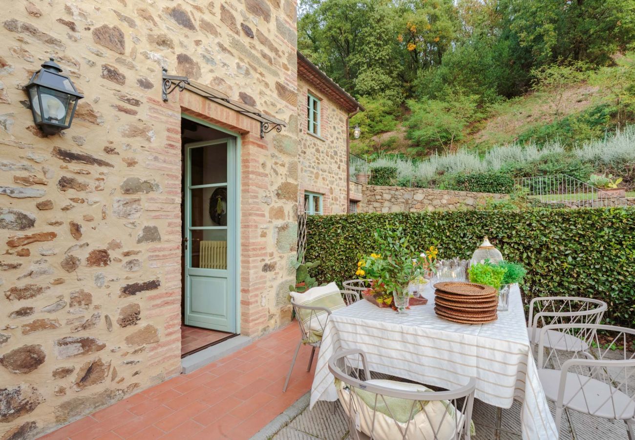 Villa à Lamporecchio - Villa Veranda with shared Pool in a Borgo