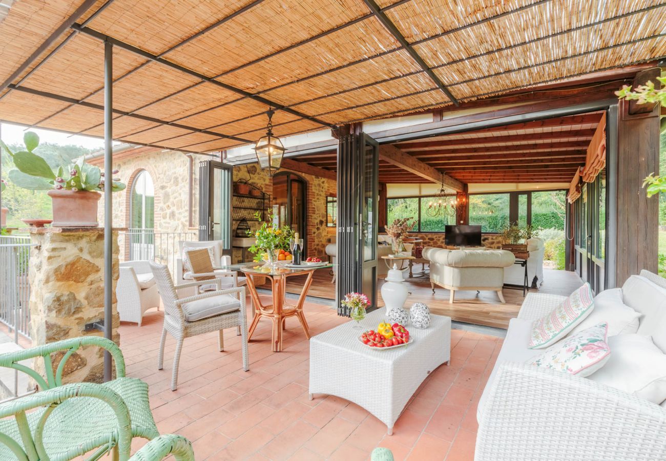 Villa à Lamporecchio - Villa Veranda with shared Pool in a Borgo