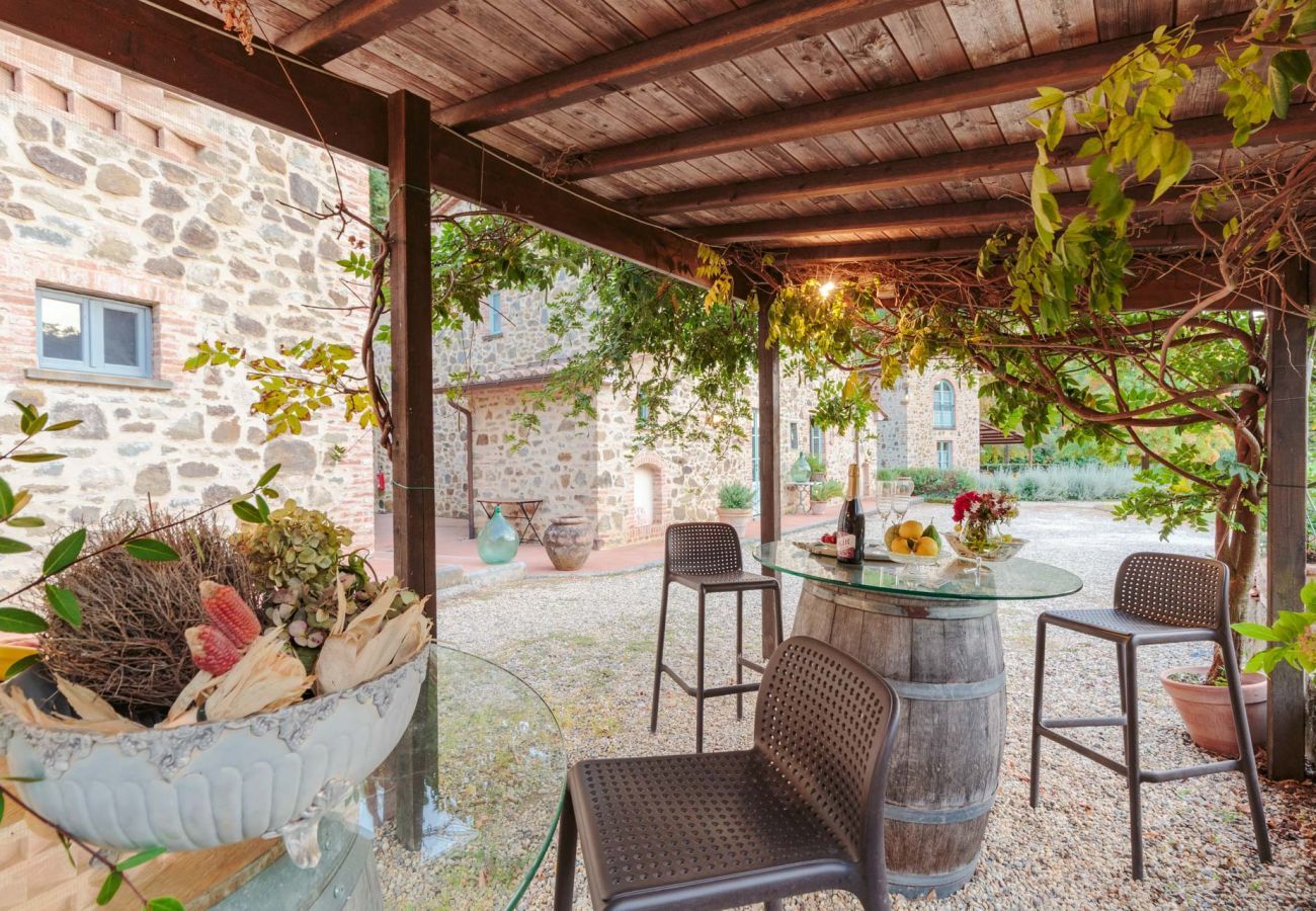 Villa à Lamporecchio - Villa Veranda with shared Pool in a Borgo