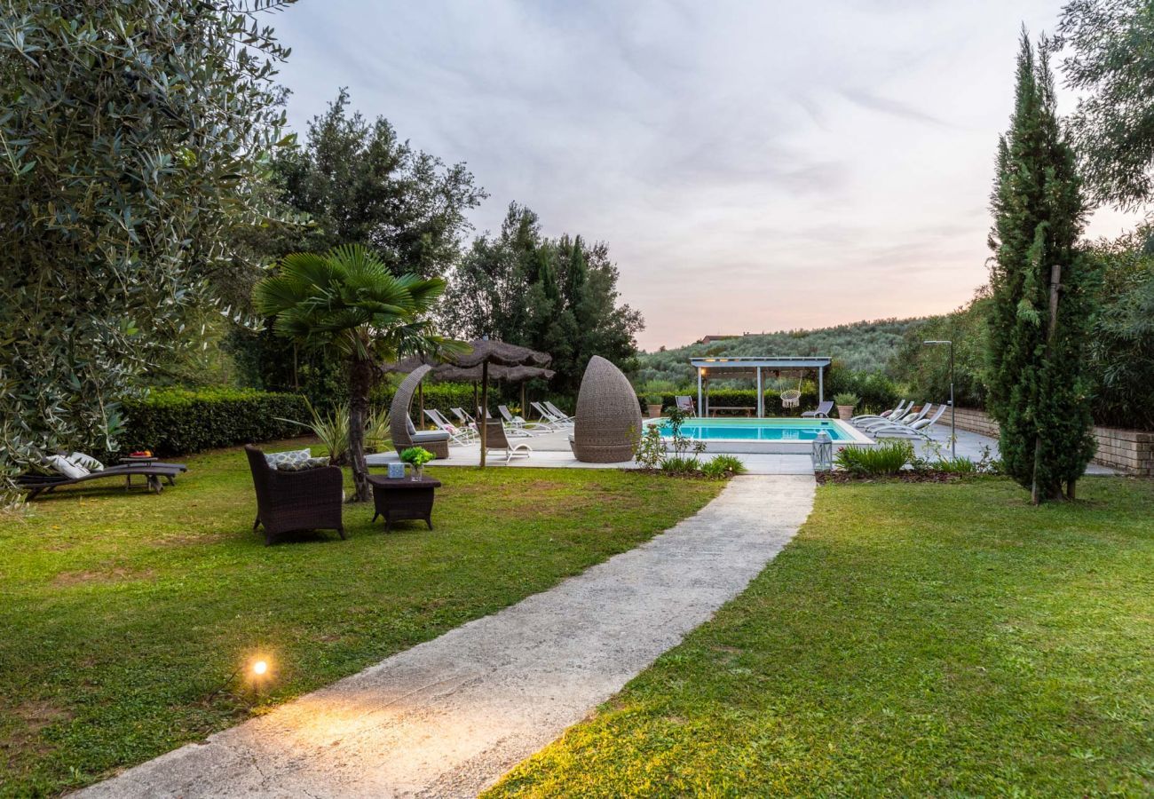 Villa à Lamporecchio - Villa Veranda with shared Pool in a Borgo