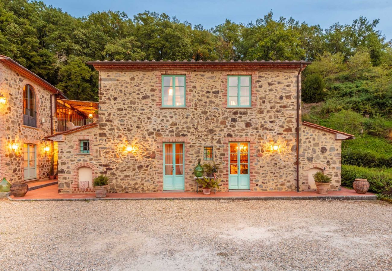 Villa à Lamporecchio - Villa Veranda with shared Pool in a Borgo