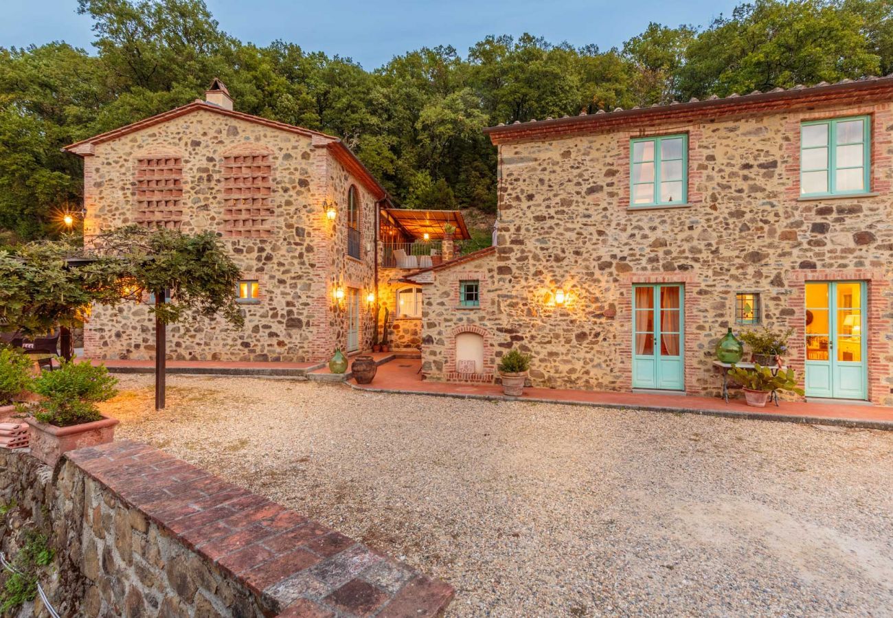 Villa à Lamporecchio - Villa Veranda with shared Pool in a Borgo