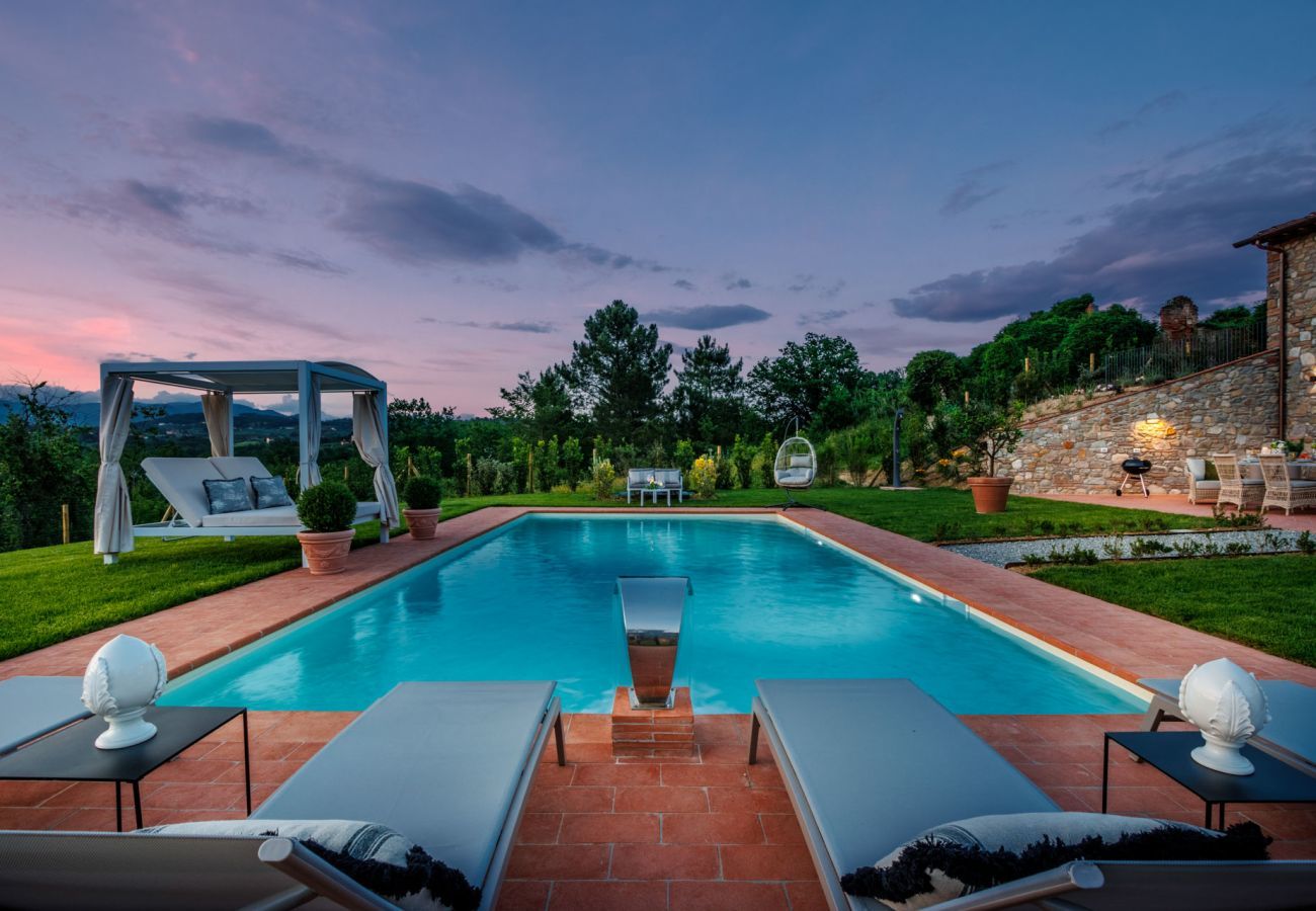 Villa à Montecarlo - Villa Flora, a Luxury 3 bedrooms Farmhouse with Pool and Jacuzzi