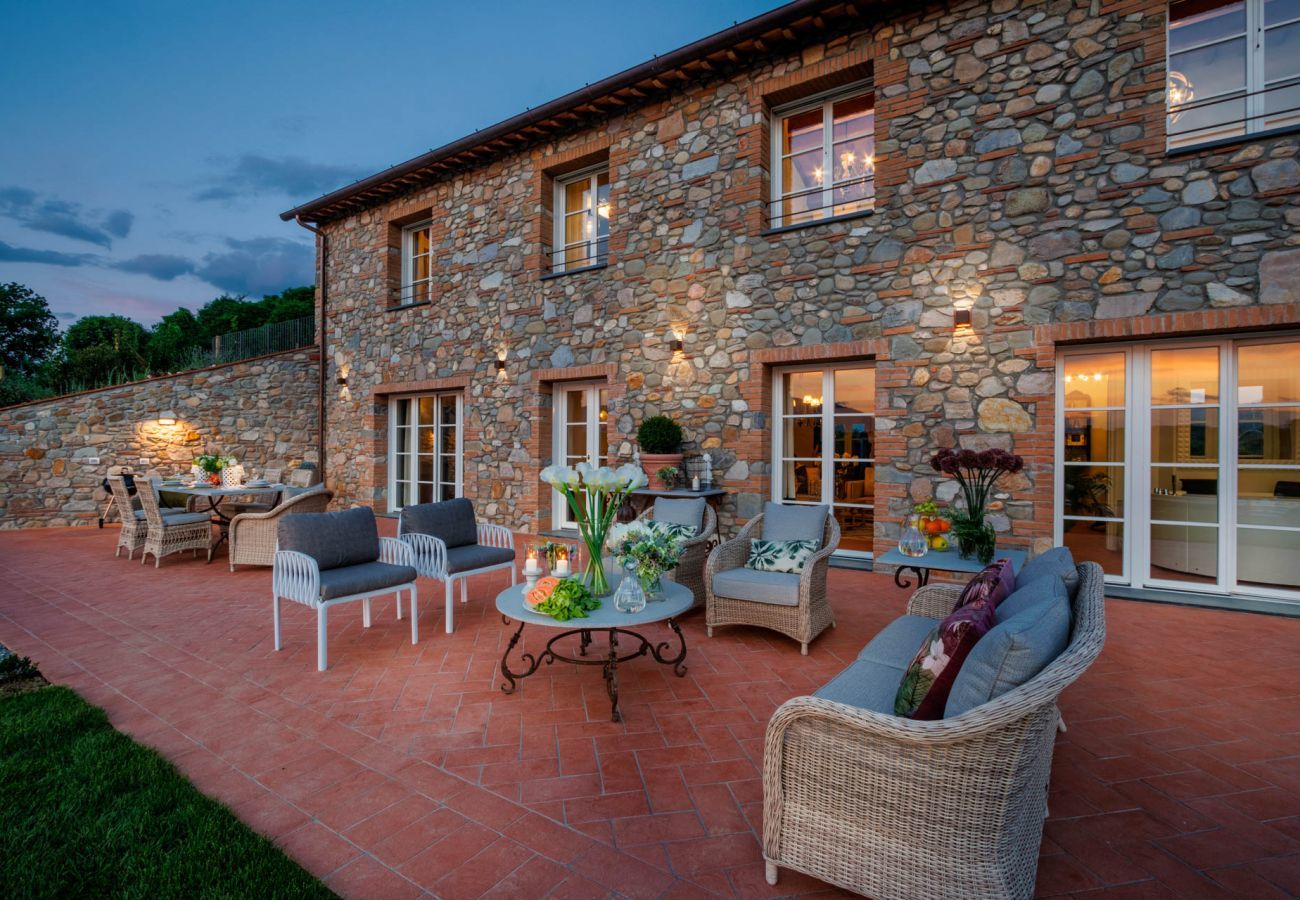 Villa à Montecarlo - Villa Flora, a Luxury 3 bedrooms Farmhouse with Pool and Jacuzzi