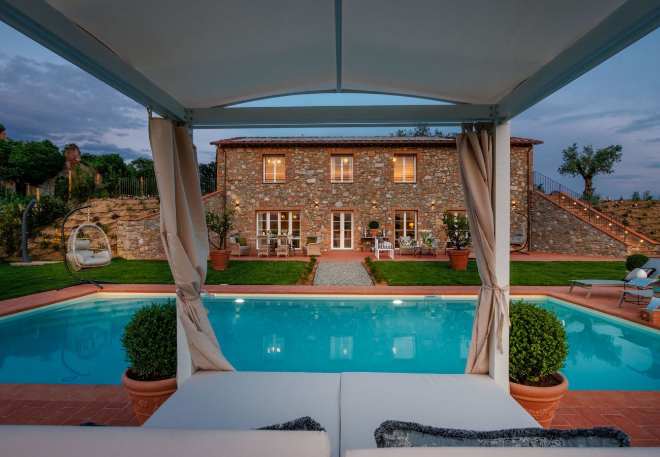 Villa à Montecarlo - Villa Flora, a Luxury 3 bedrooms Farmhouse with Pool and Jacuzzi