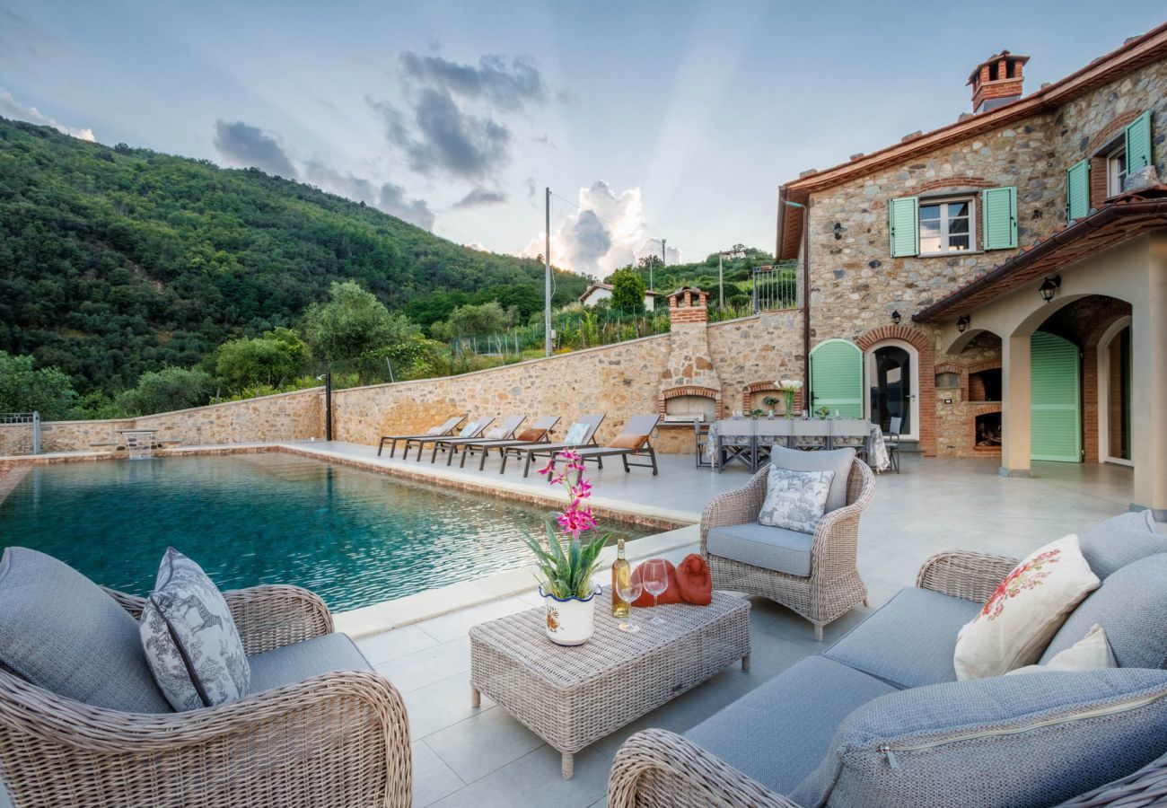 Villa à Pescaglia - Villa Grema, a Farmhouse with Private Infinity Pool between Lucca and the Beach