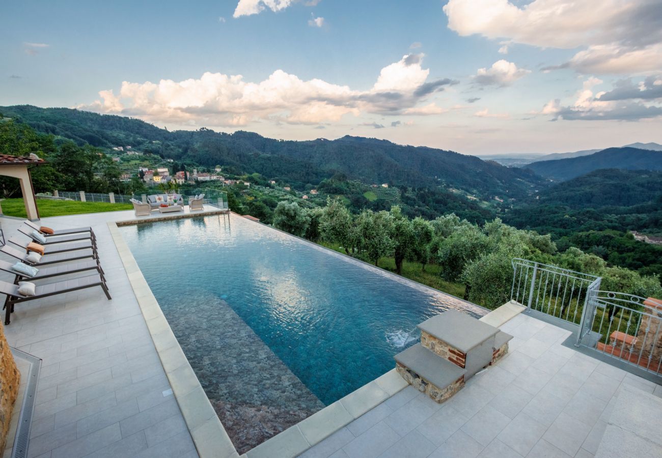 Villa à Pescaglia - Villa Grema, a Farmhouse with Private Infinity Pool between Lucca and the Beach