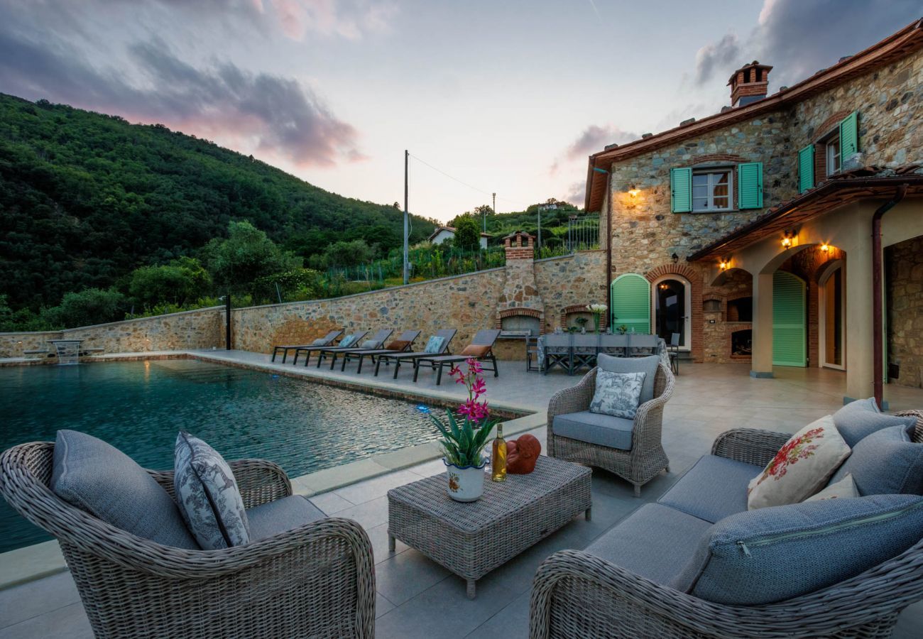 Villa à Pescaglia - Villa Grema, a Farmhouse with Private Infinity Pool between Lucca and the Beach