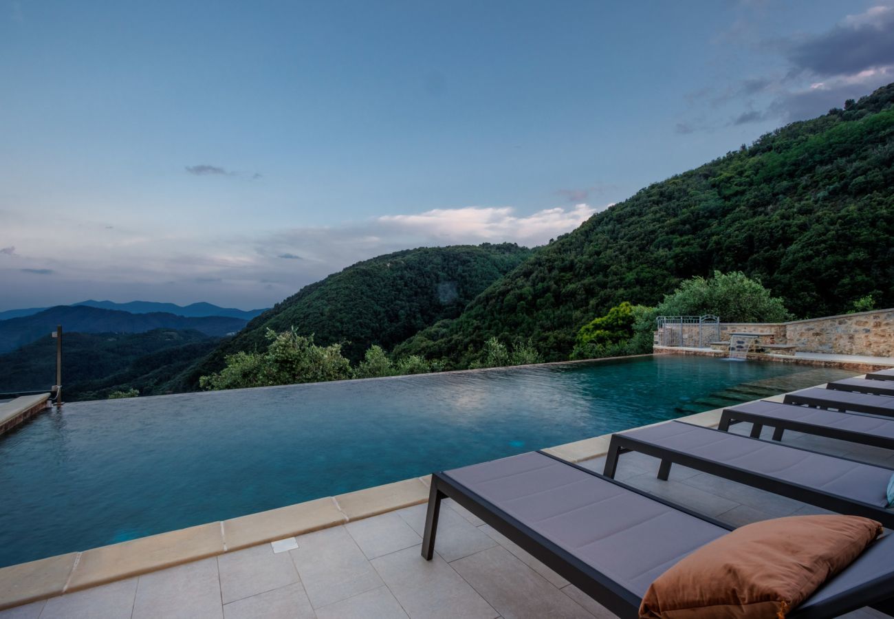 Villa à Pescaglia - Villa Grema, a Farmhouse with Private Infinity Pool between Lucca and the Beach