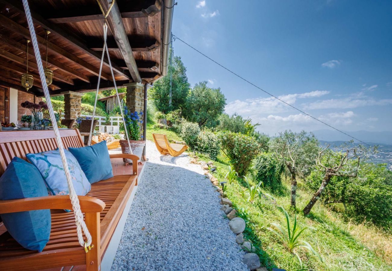 Villa à Pescia - Sospirata Farmhouse, luxury 2 bedrooms villa with Amazing Views on the Rolling Hills of Pescia