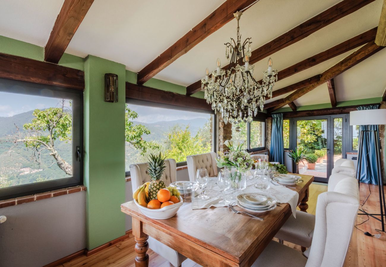 Villa à Pescia - Sospirata Farmhouse, luxury 2 bedrooms villa with Amazing Views on the Rolling Hills of Pescia