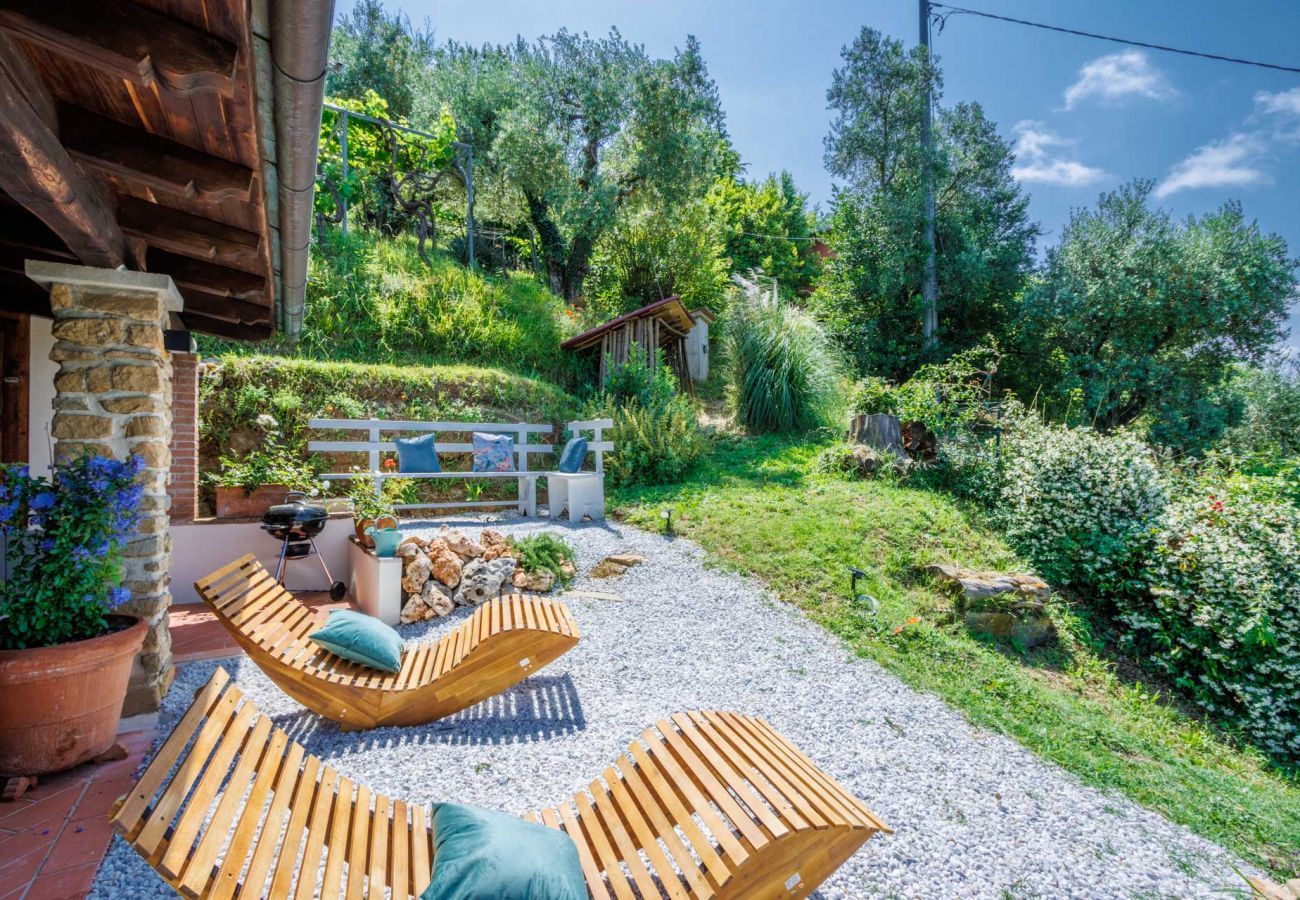 Villa à Pescia - Sospirata Farmhouse, luxury 2 bedrooms villa with Amazing Views on the Rolling Hills of Pescia