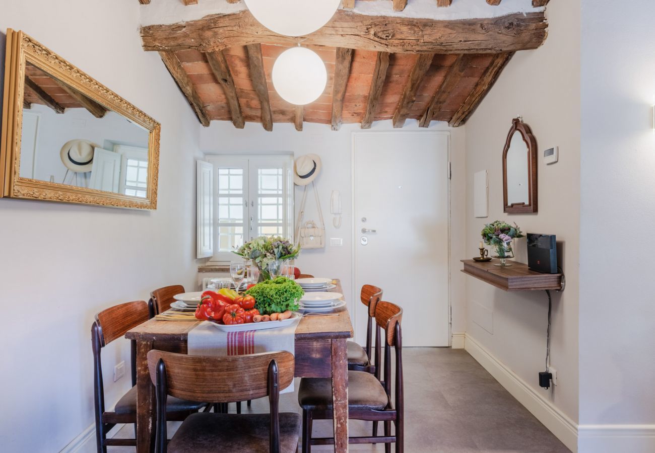 Appartement à Lucques - Casa Ledesma, modern apartment for 4 guests with balcony inside the walls of Lucca