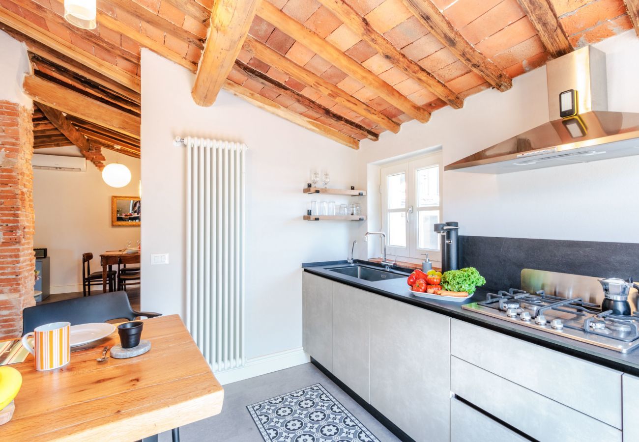 Appartement à Lucques - Casa Ledesma, modern apartment for 4 guests with balcony inside the walls of Lucca