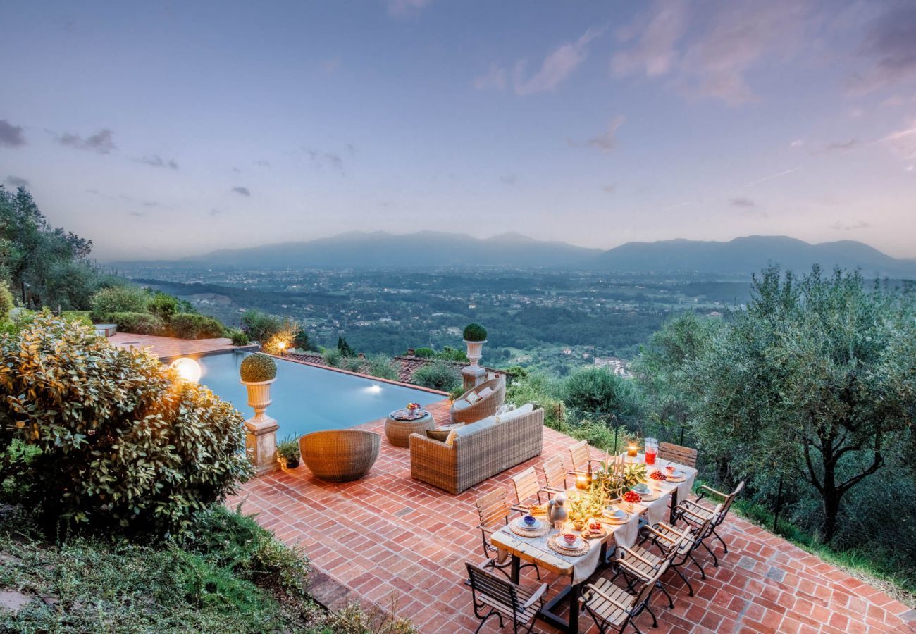 Villa à San Concordio di Moriano - Villa Lina, Luxury Farmhouse with Pool and Amazing View close to Lucca Town Centre