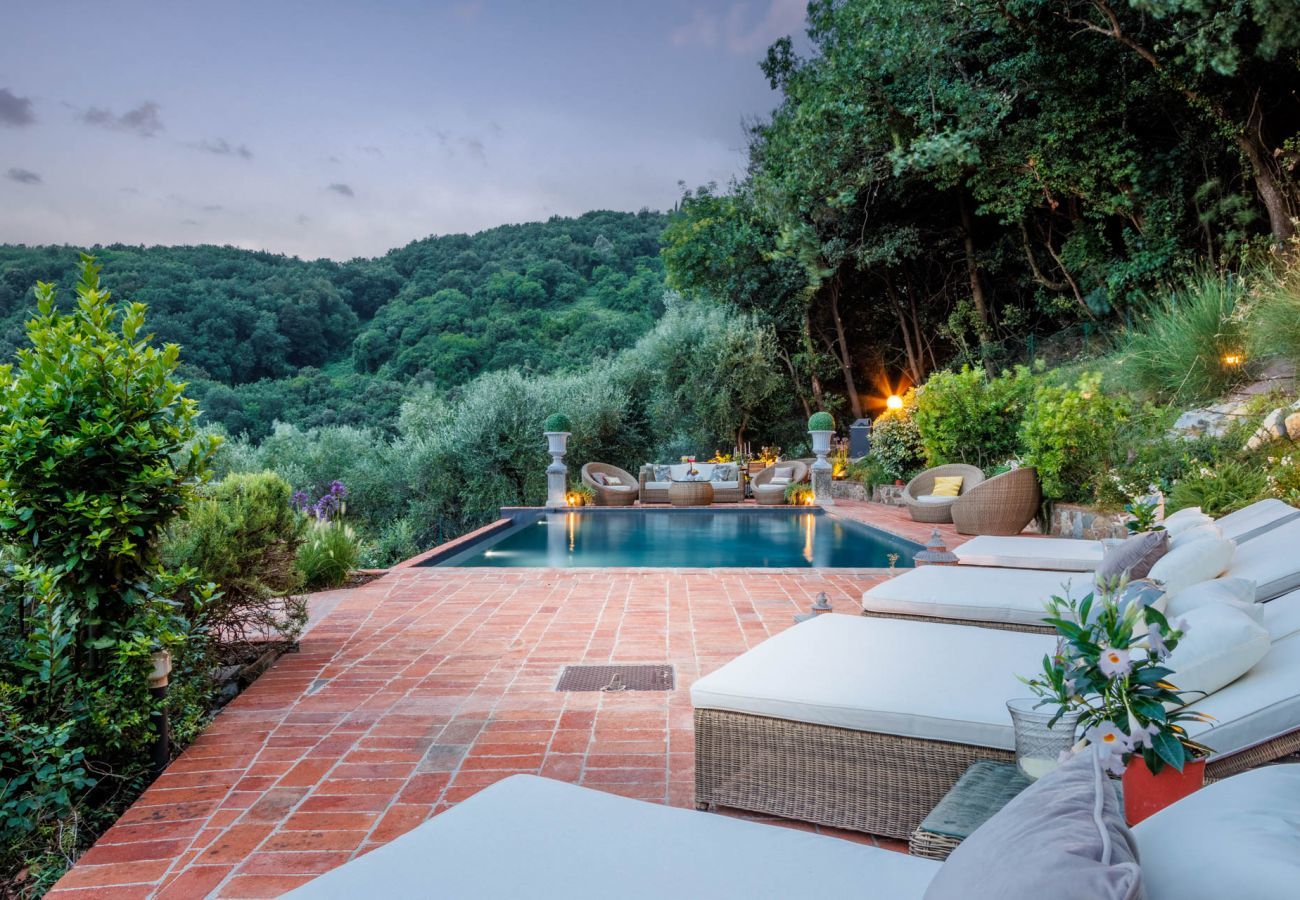 Villa à San Concordio di Moriano - Villa Lina, Luxury Farmhouse with Pool and Amazing View close to Lucca Town Centre