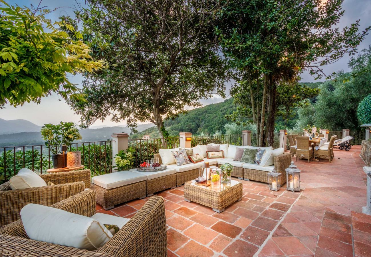 Villa à San Concordio di Moriano - Villa Lina, Luxury Farmhouse with Pool and Amazing View close to Lucca Town Centre