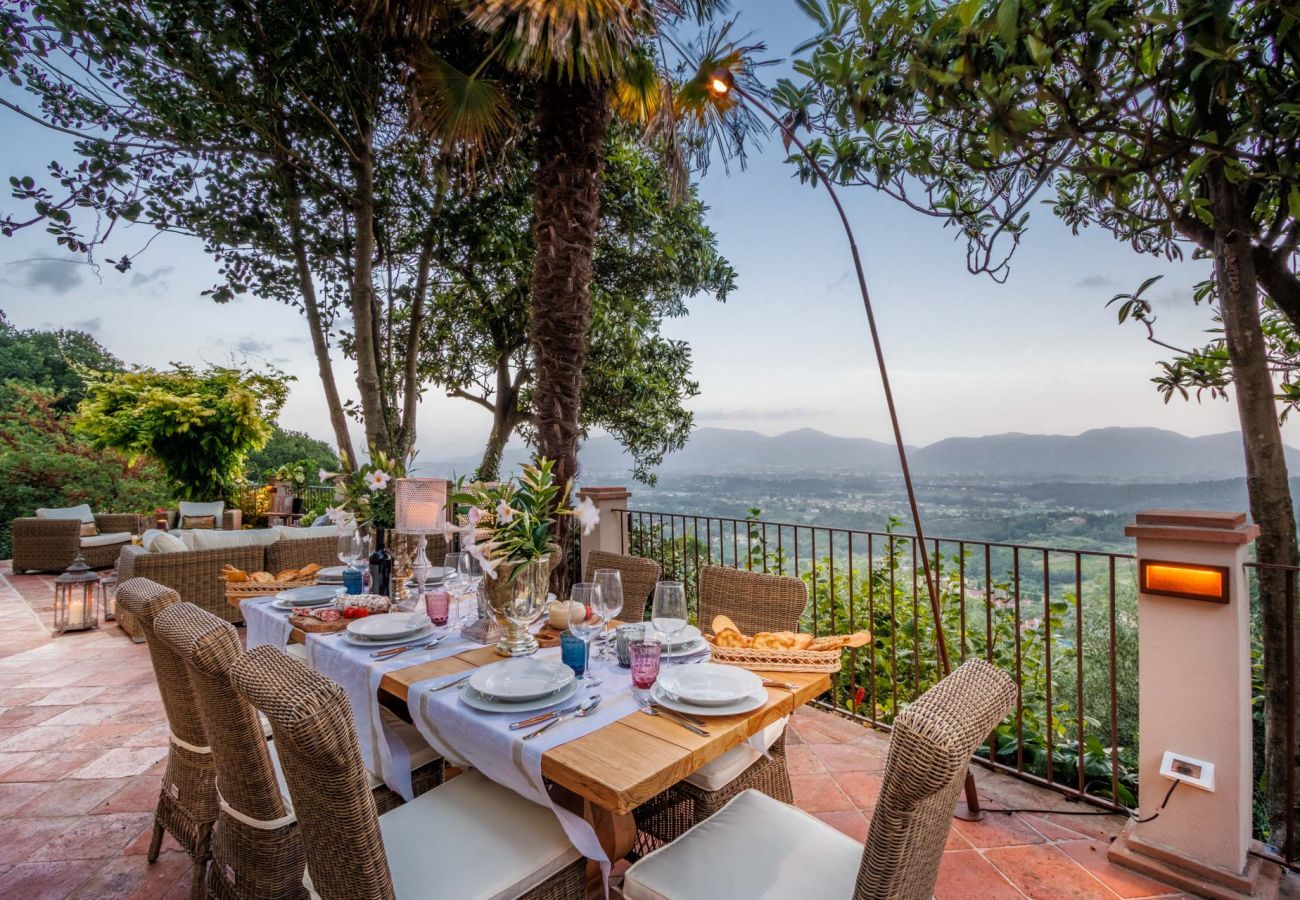 Villa à San Concordio di Moriano - Villa Lina, Luxury Farmhouse with Pool and Amazing View close to Lucca Town Centre