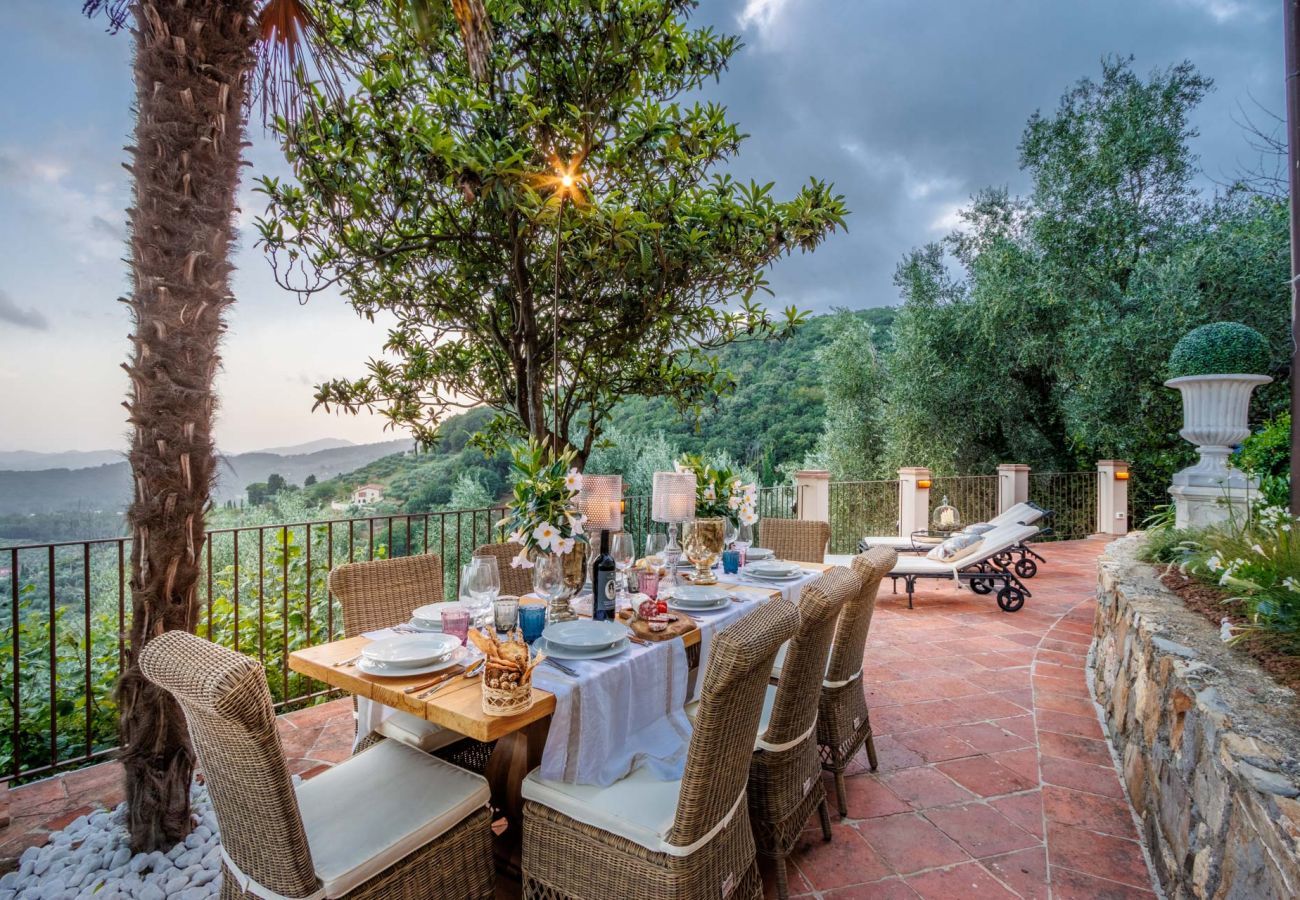 Villa à San Concordio di Moriano - Villa Lina, Luxury Farmhouse with Pool and Amazing View close to Lucca Town Centre