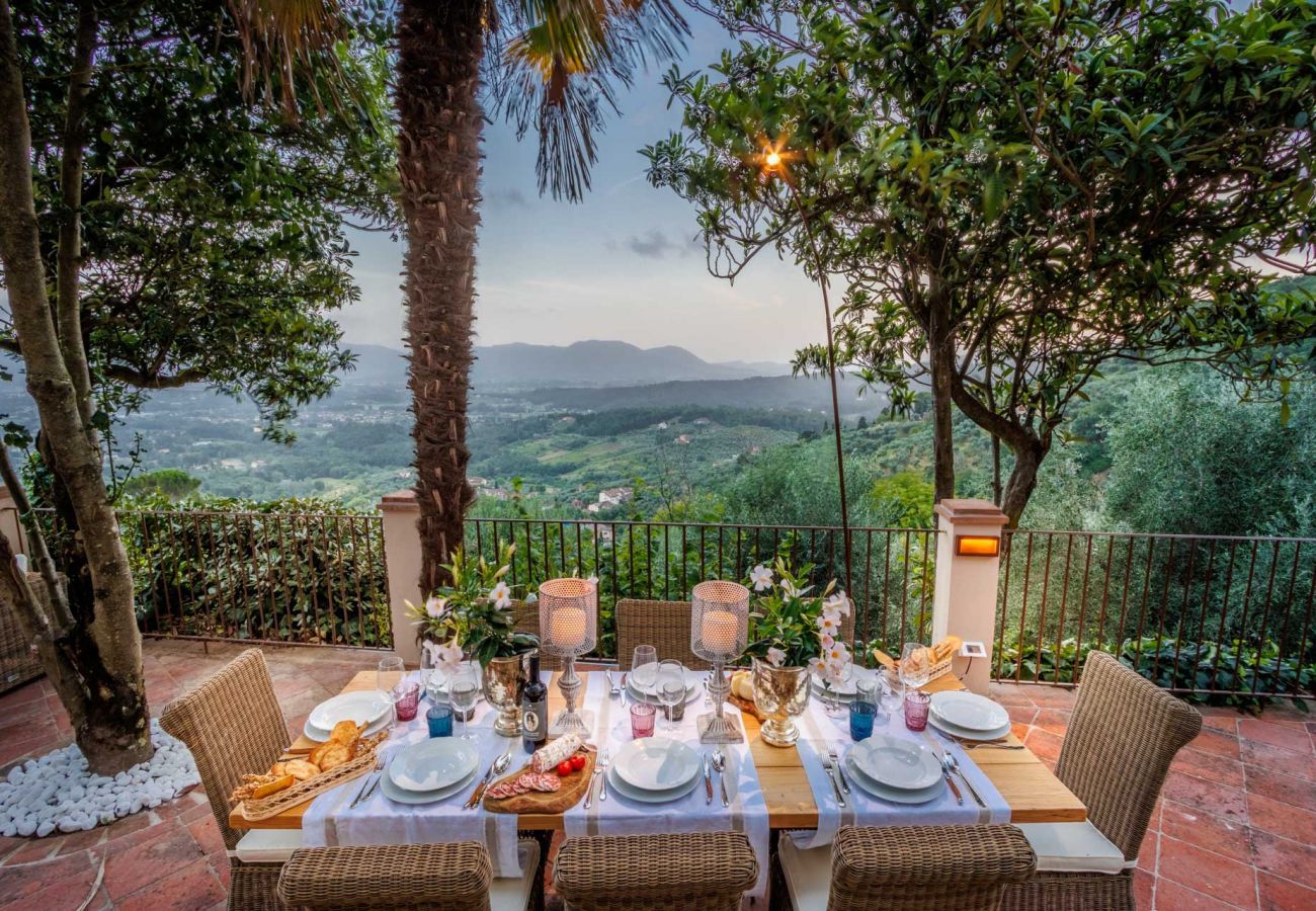 Villa à San Concordio di Moriano - Villa Lina, Luxury Farmhouse with Pool and Amazing View close to Lucca Town Centre