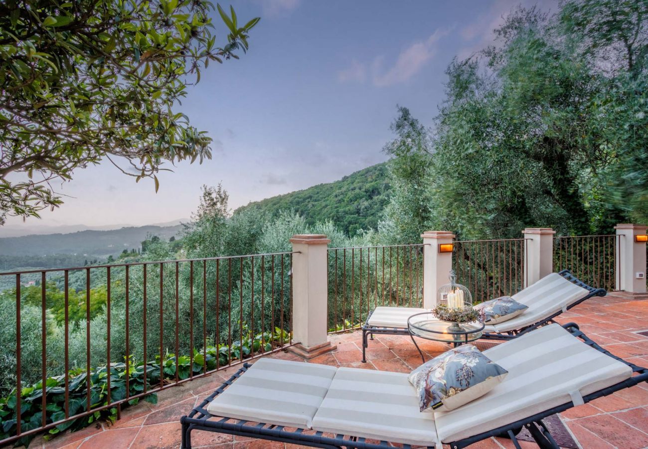 Villa à San Concordio di Moriano - Villa Lina, Luxury Farmhouse with Pool and Amazing View close to Lucca Town Centre