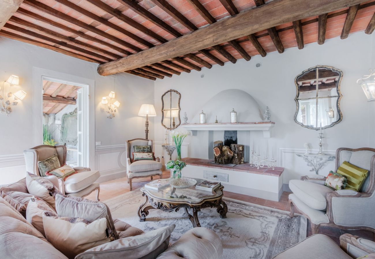 Villa à San Concordio di Moriano - Villa Lina, Luxury Farmhouse with Pool and Amazing View close to Lucca Town Centre