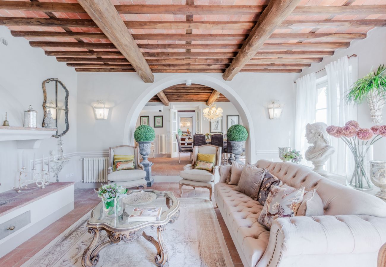 Villa à San Concordio di Moriano - Villa Lina, Luxury Farmhouse with Pool and Amazing View close to Lucca Town Centre