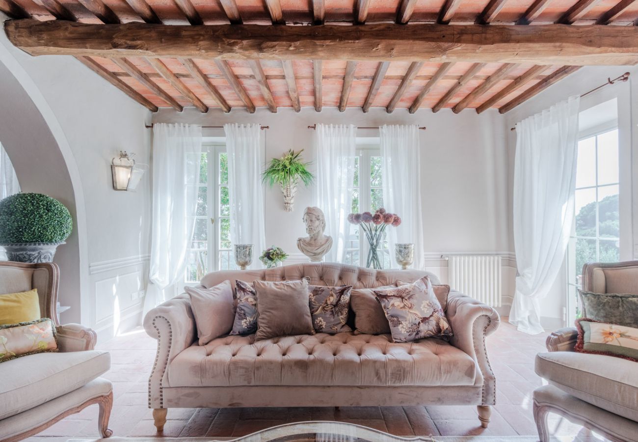 Villa à San Concordio di Moriano - Villa Lina, Luxury Farmhouse with Pool and Amazing View close to Lucca Town Centre